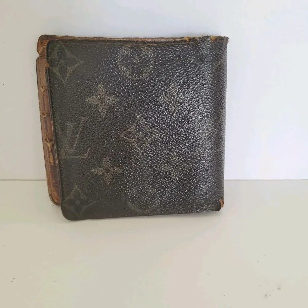 Vintage Louis Vuitton Men's‎ LV Brown Bi-Fold Leather Wallet Monogram Classic